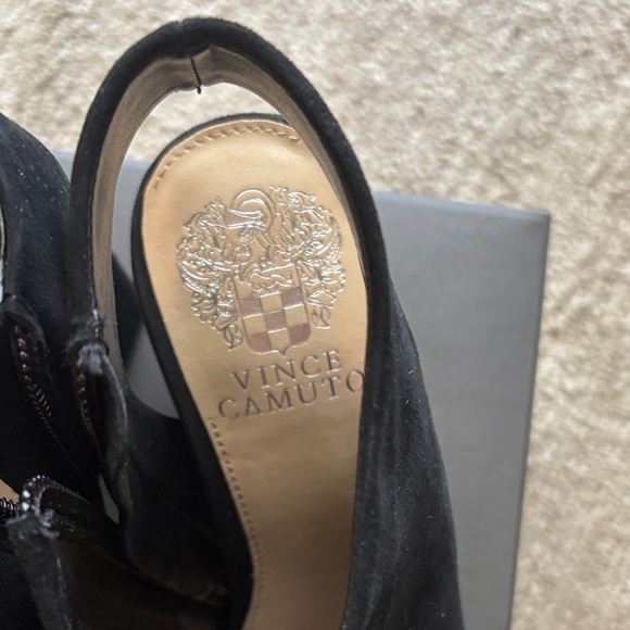 Vince Camuto Black Microsuede VR Accessory - Picture 4 of 6